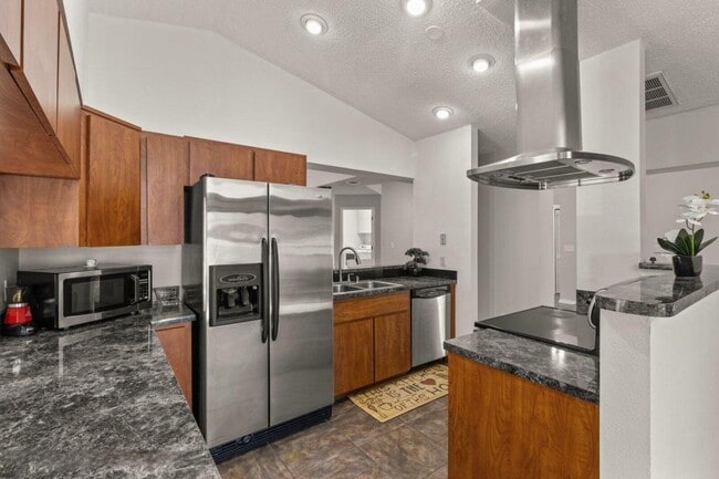 Building Photo - 4405 Plumosa St