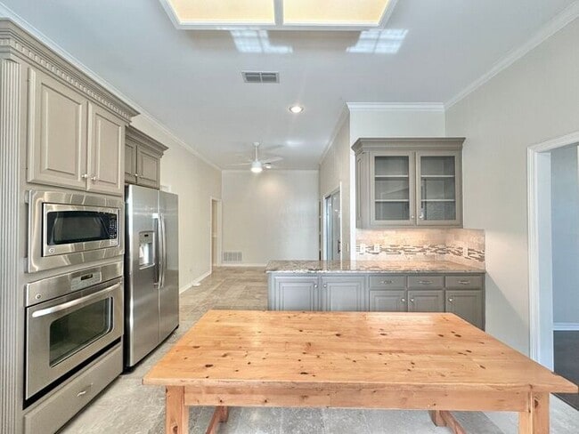 Building Photo - Available Now! Stunning Home in the Heart ...