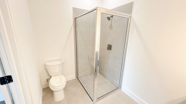 Building Photo - AVAILABLE NOW! 4 BD/2BA Home in Beautiful Palm Bay!! Wonderful home ready for move-in.