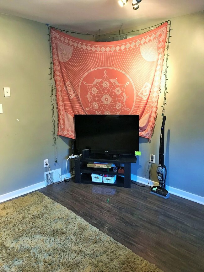 Building Photo - 3603 Dawson St