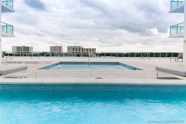 Building Photo - 400 Sunny Isles Blvd