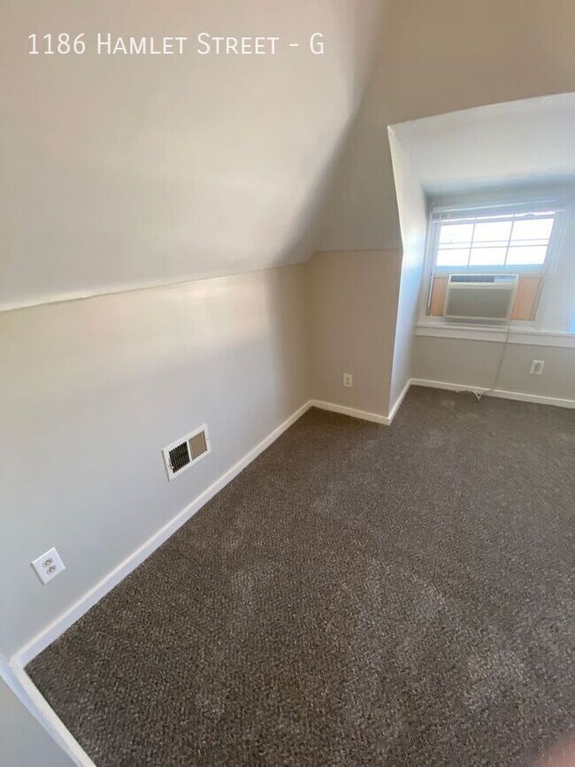 Building Photo - Spacious One Bed in Downtown Columbus