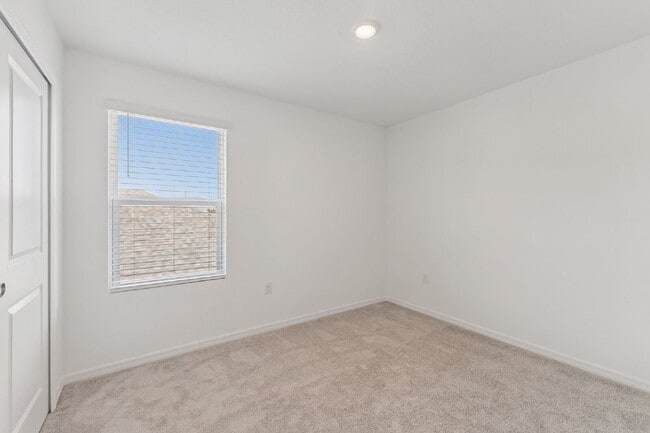 Building Photo - Spacious 5 Bedroom with 3 Baths + Bonus & 2,673 Sq Ft of Comfort in Edgewater, FL!