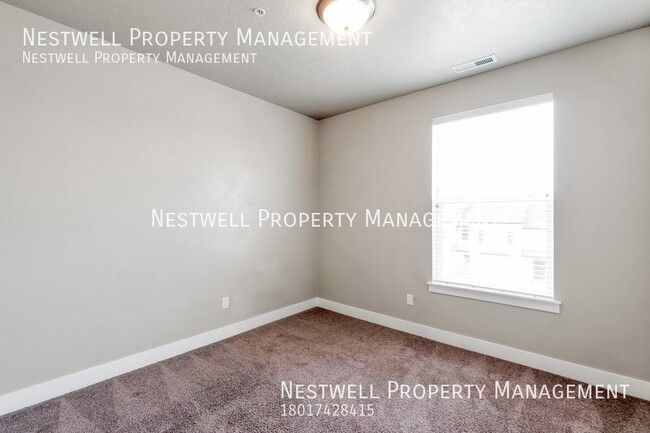 Building Photo - Gorgeous Third-Floor Condo in Lehi