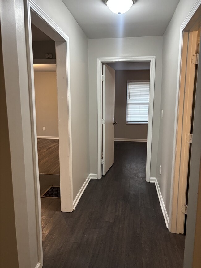 Building Photo - 1560 Cane Rd