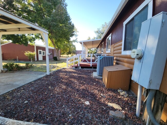 Building Photo - 8260 Sherwood Blvd