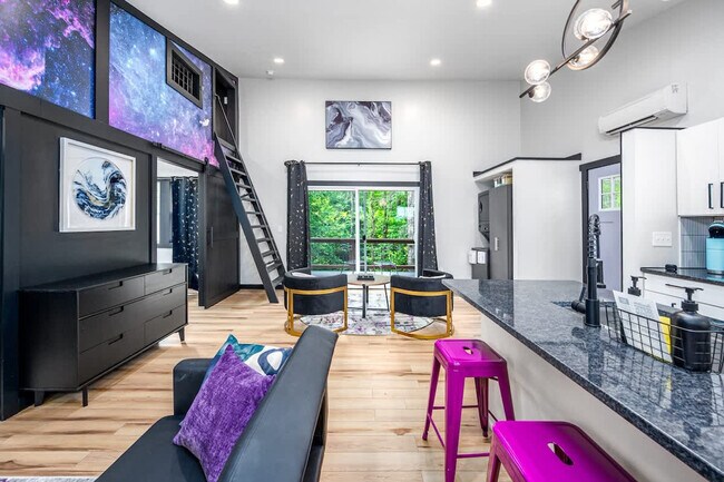 Building Photo - 288 Stone Wall Rd