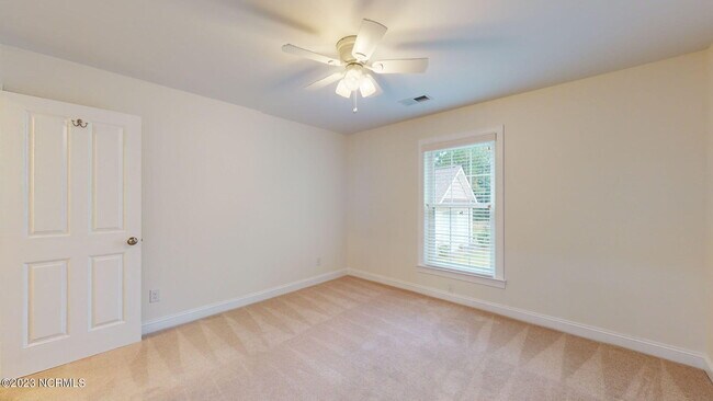 Building Photo - 202 Tidewater Dr