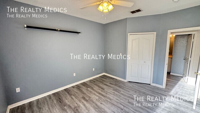 Building Photo - 8913 Legacy Ct