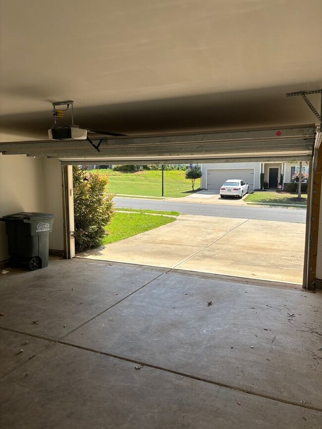 Building Photo - August Rent Free - Elegant, Modern Home in...