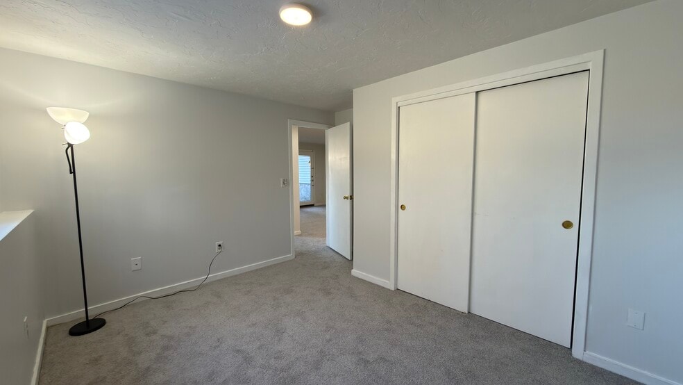 Building Photo - 189 Littleton Rd