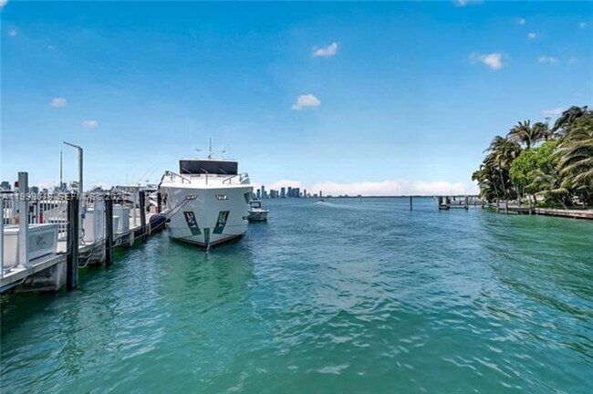 Building Photo - 1413 Sunset Harbour Dr
