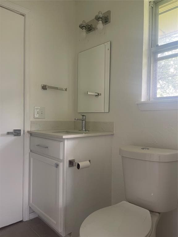 Building Photo - 1929 Meeker Dr