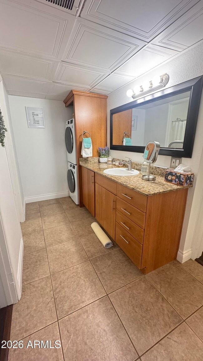 Building Photo - 7350 N Vía Paseo Del Sur