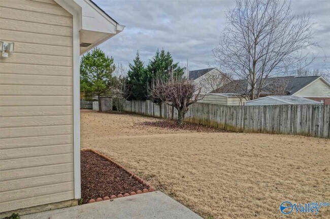 Building Photo - 143 Long Bow Dr