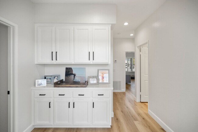 Building Photo - Experience Coastal Living at Its Finest in...