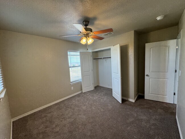 Building Photo - 748 Westfield Blvd