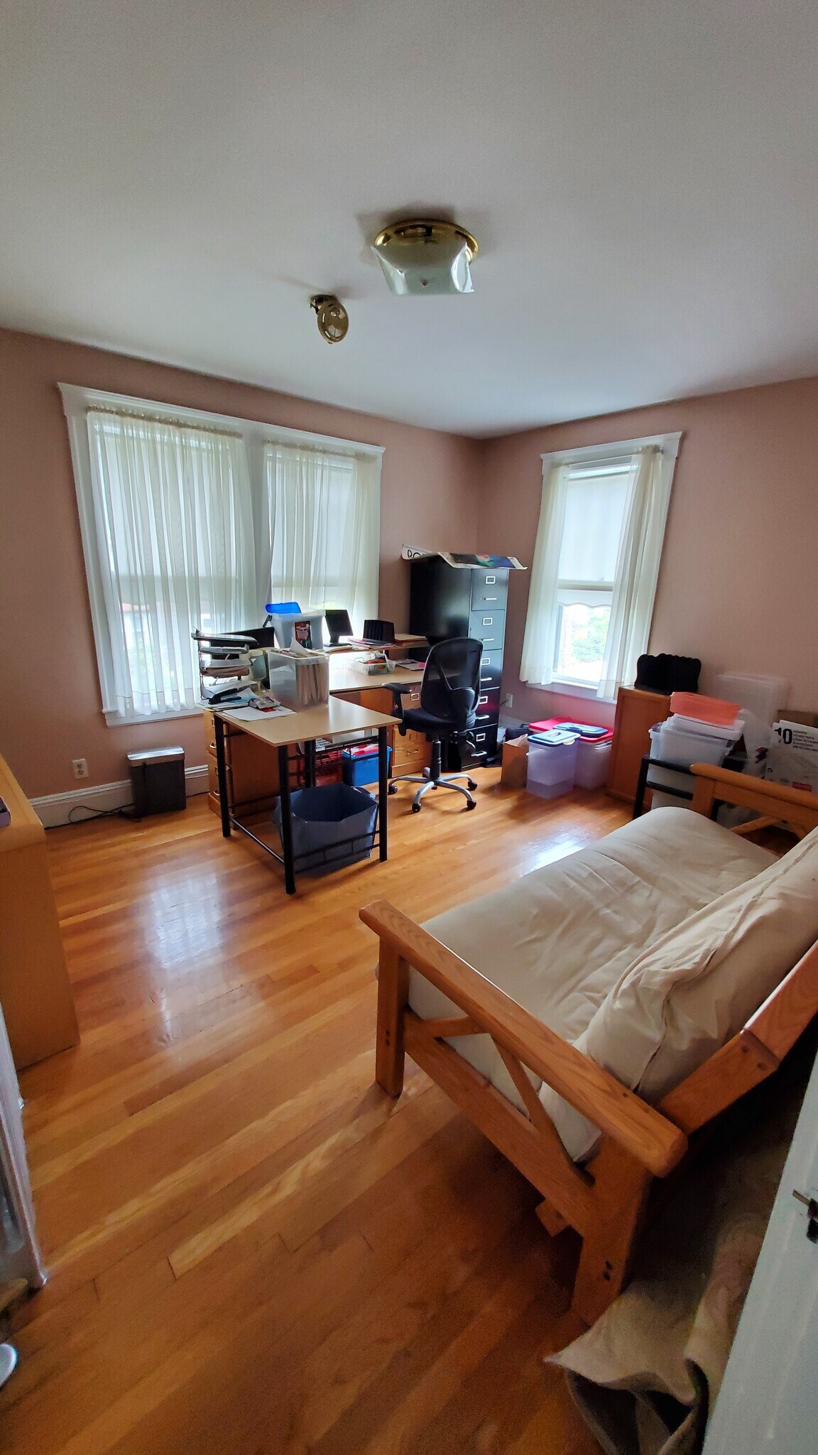 Building Photo - 275 Hurley St