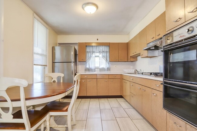 Building Photo - 911 17th St