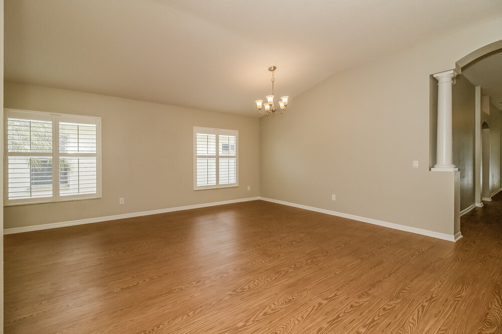 Building Photo - 633 Straw Lake Dr