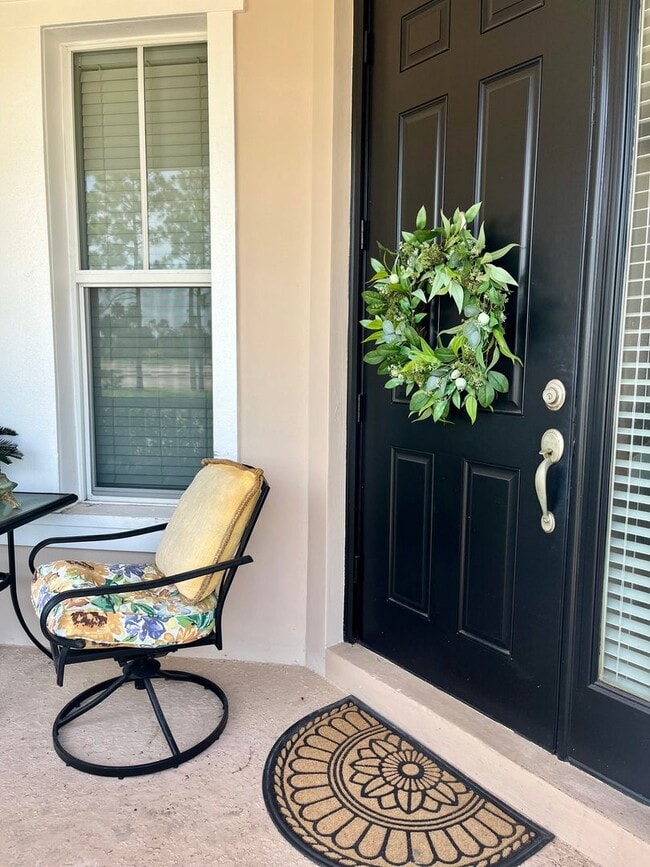 Building Photo - Tradition Townhome with 3 bed/2.5 bath/2 car garage