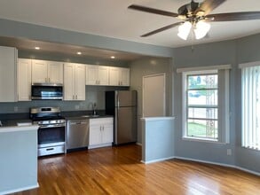 Building Photo - Must-See Bankers Hill 1BR, Parking Included, Pets Welcome