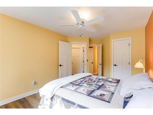 Building Photo - 3566 Blue Jay Way