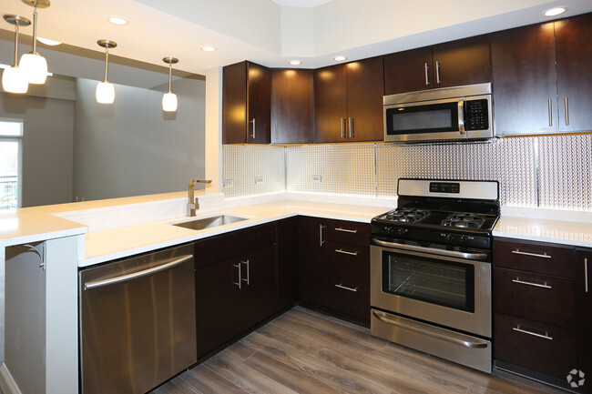 Kitchen - 770 Elmwood Apartments