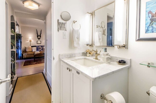 Primary Photo - Affordable (utils included!) Luxury Living...