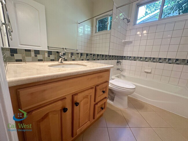 Building Photo - $7995 - Executive 4 bed, 3 full bath, Palo...