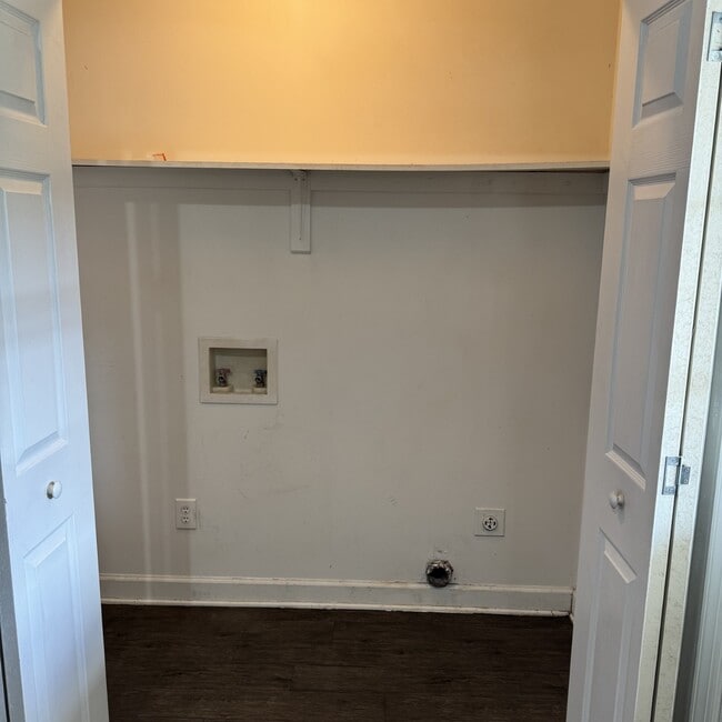 Building Photo - 1201 Masters Ln