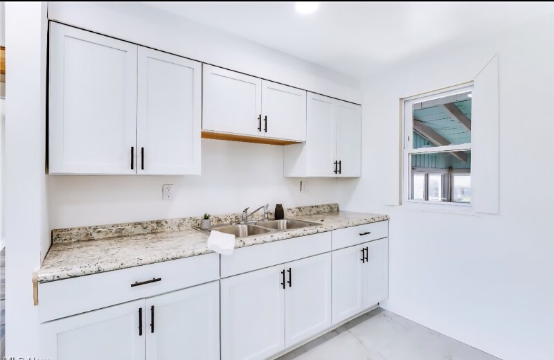 Building Photo - 804 S Belle Vista Ave