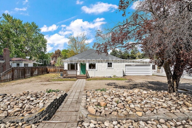 Building Photo - 314 W Linden St