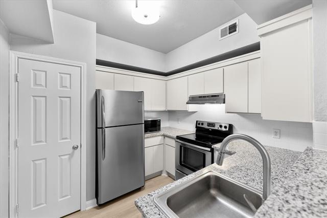 Building Photo - 2601 Preston Rd