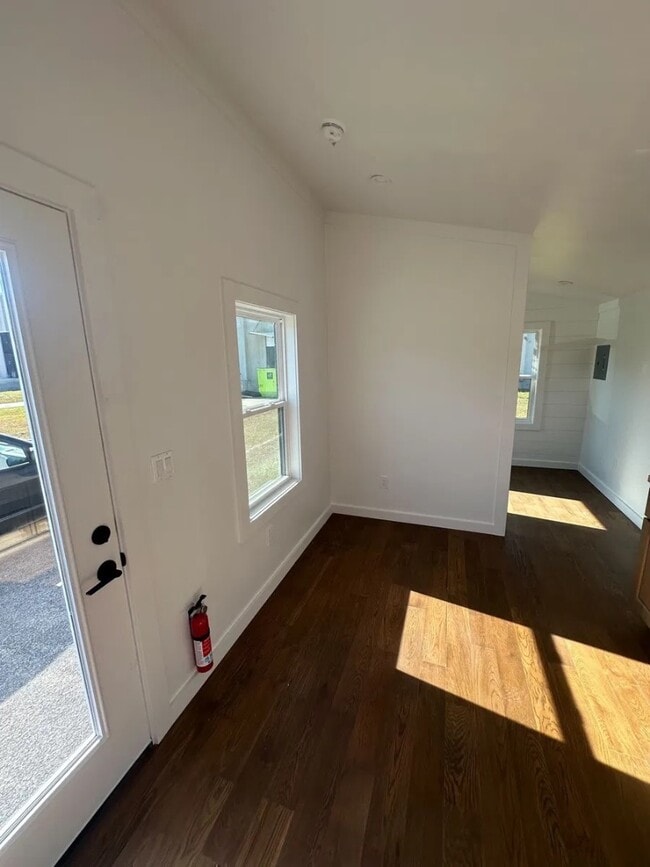 Building Photo - 2015 Union School Rd SW