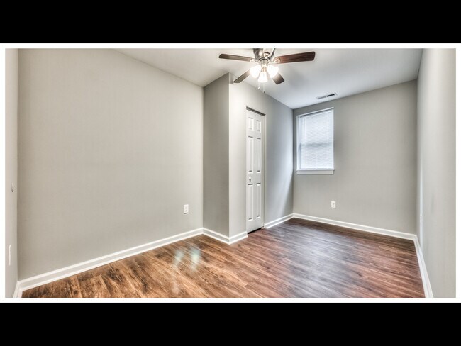 Building Photo - 119 Main St