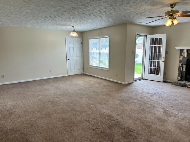 Building Photo - 109 Purple Martin Pl