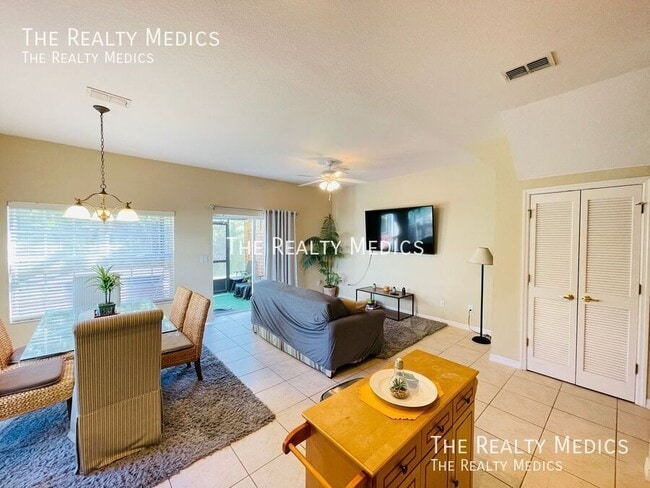 Building Photo - 2390 Caravelle Cir