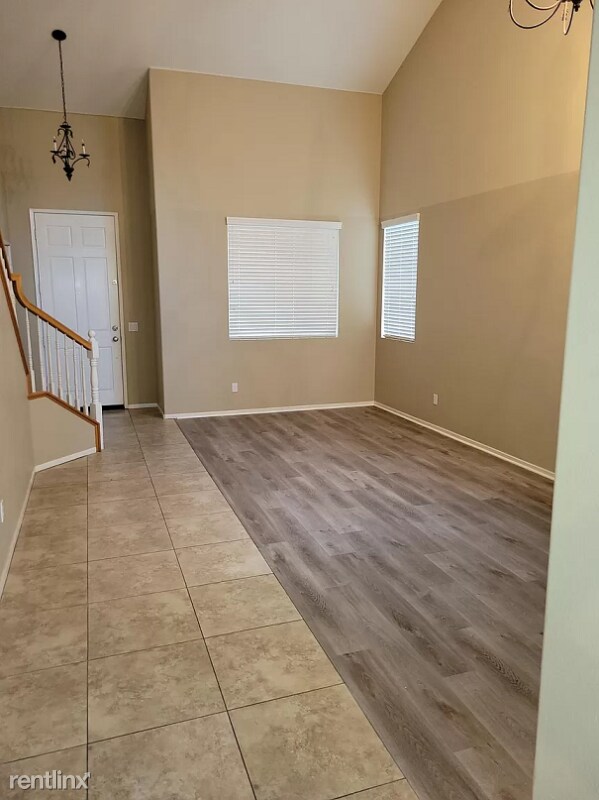 Building Photo - 3 br, 2.5 bath House - 1125 Lassen Peak Pl
