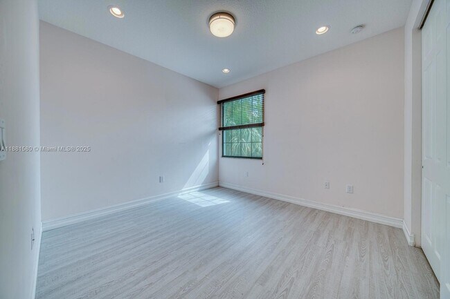 Building Photo - 13679 Moss Agate Ave