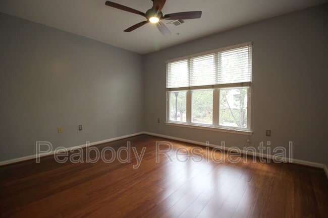 Building Photo - 12913 Alton Square