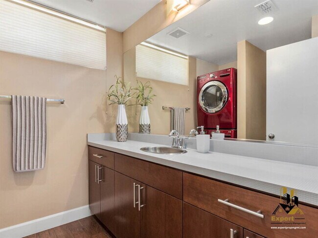 Building Photo - 797 Krypton Ct