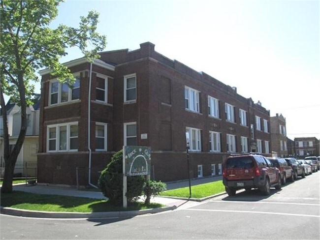 Primary Photo - 1512 N Karlov Ave