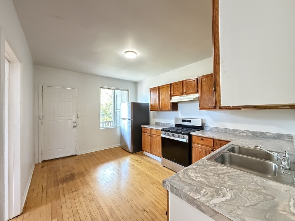 Building Photo - 4242 W Haddon Ave