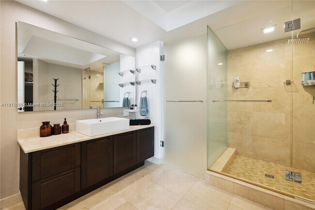 Building Photo - 200 Sunny Isles Blvd