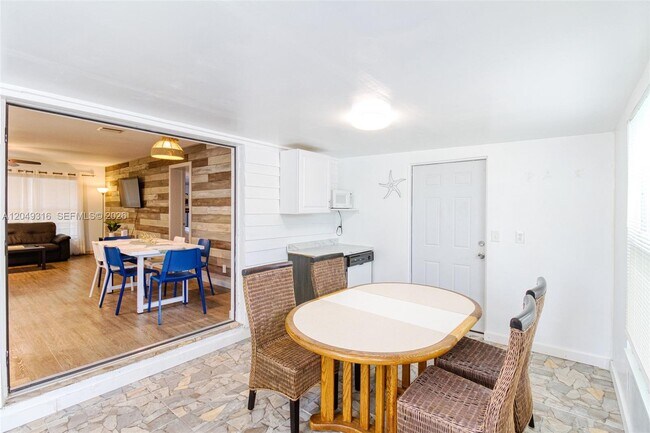 Building Photo - Grant Street, Hollywood, FL 33021 - 3 BR 2 BA house