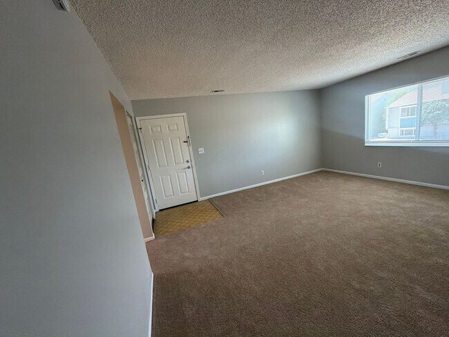 Building Photo - 4471 E Pikes Peak Ave