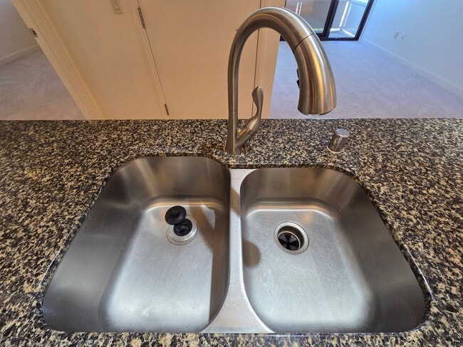 Building Photo - Immaculate Contemporary Living in Kaka‘ako- 2 bedroom, 2 bathroom, 2 covered parking stall, and I...