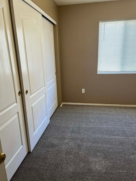 Building Photo - 8855 N Moonfire Dr