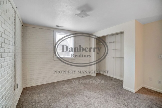 Building Photo - 3612 Willow Run Dr